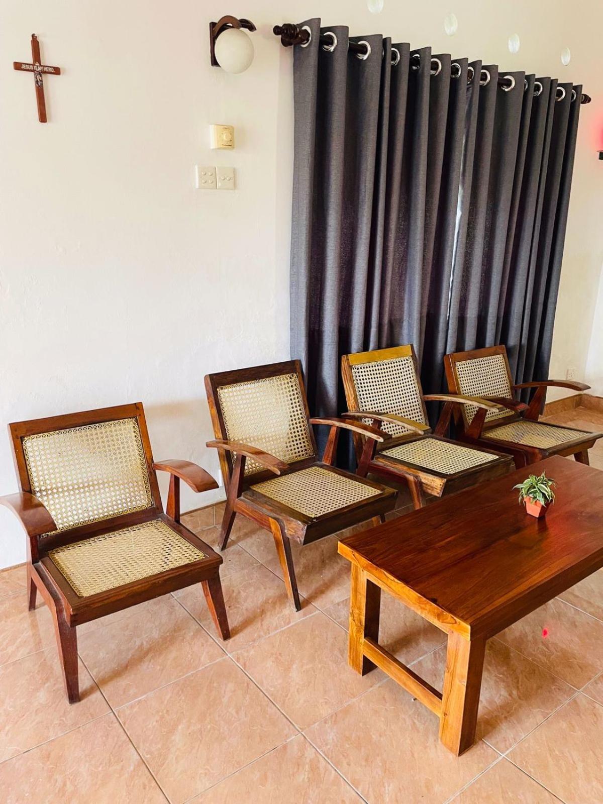 The Beez Hotel Negombo Ngoại thất bức ảnh