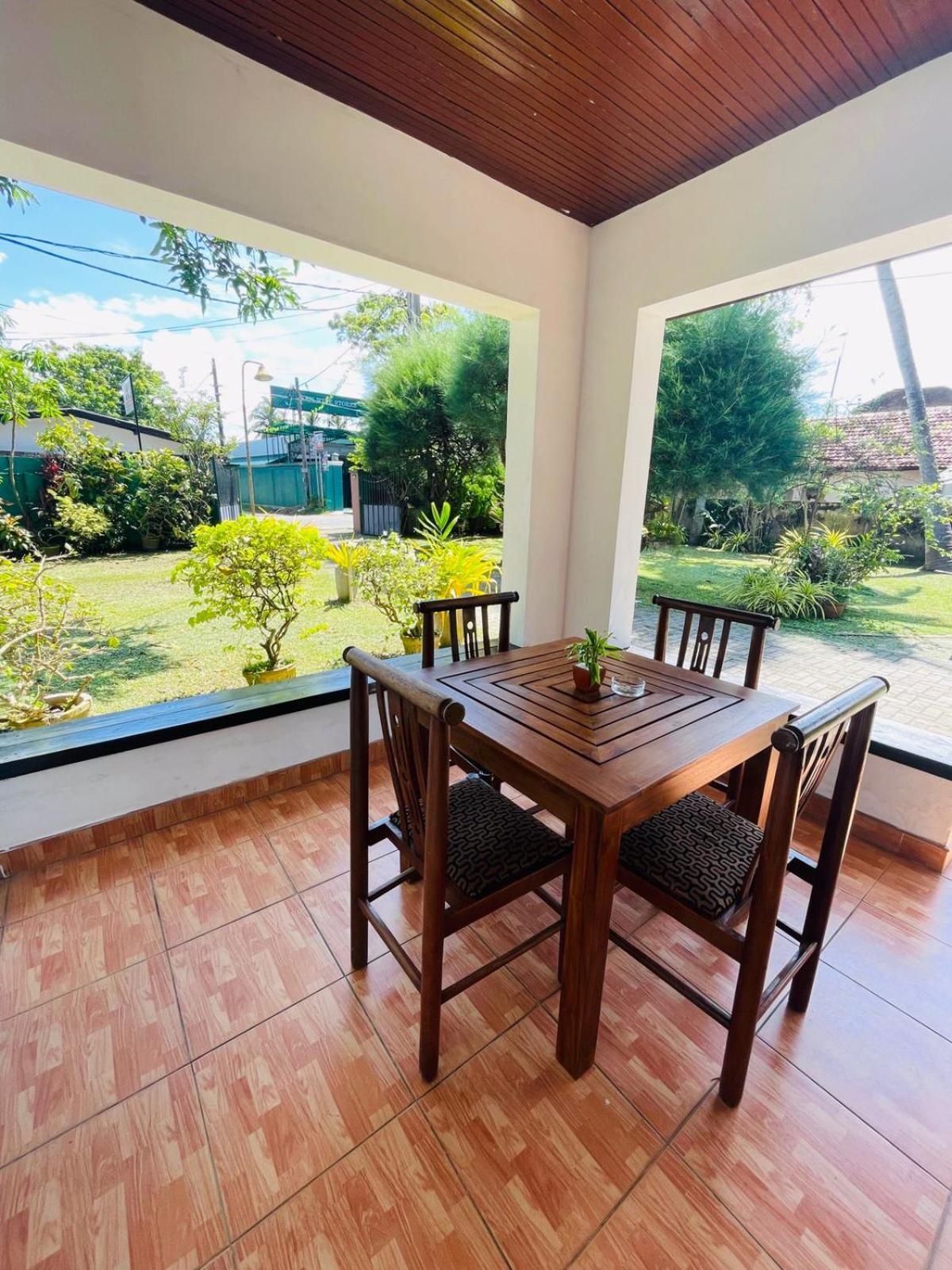 The Beez Hotel Negombo Ngoại thất bức ảnh
