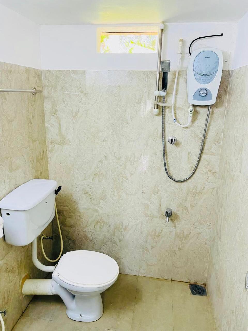 The Beez Hotel Negombo Ngoại thất bức ảnh