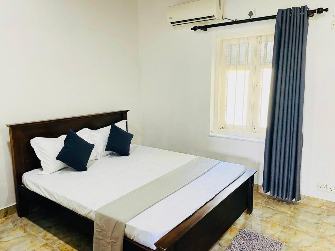 The Beez Hotel Negombo Ngoại thất bức ảnh