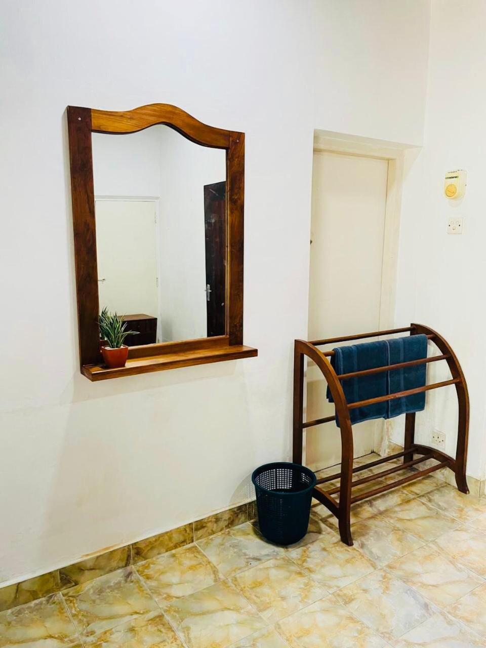 The Beez Hotel Negombo Ngoại thất bức ảnh