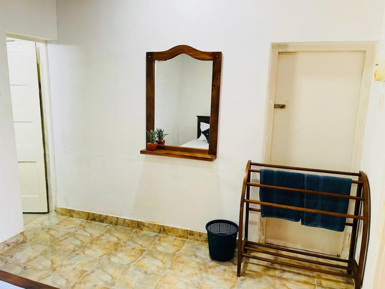 The Beez Hotel Negombo Ngoại thất bức ảnh